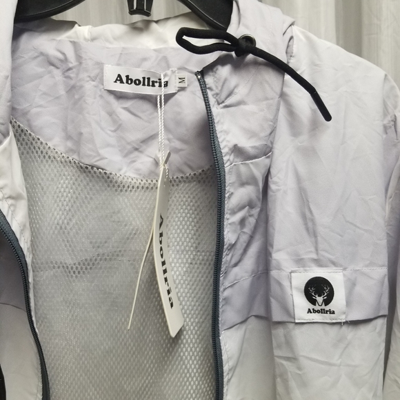 Hooded Wind Breaker Sports Jacket - Picture 3 of 4